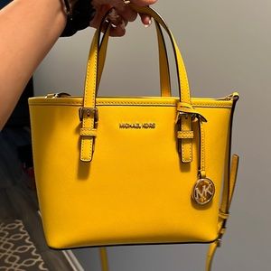 Micheal Kors Purse